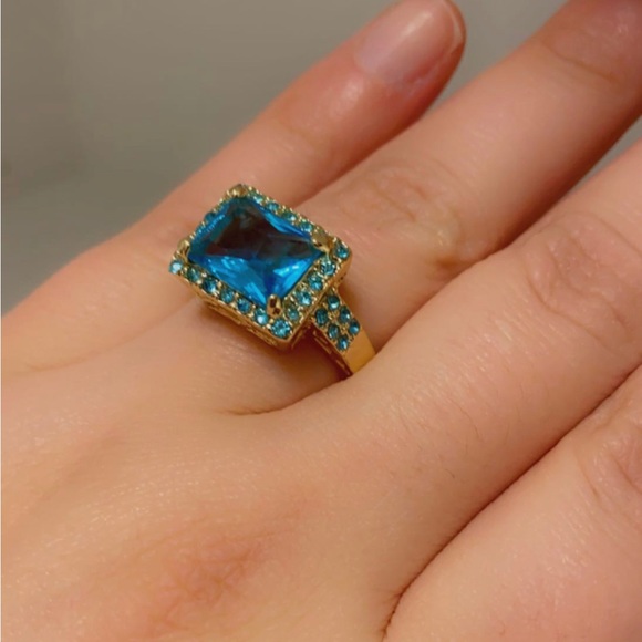 Aquamarine Jewel  Gold Ring Size 8 - Picture 1 of 9